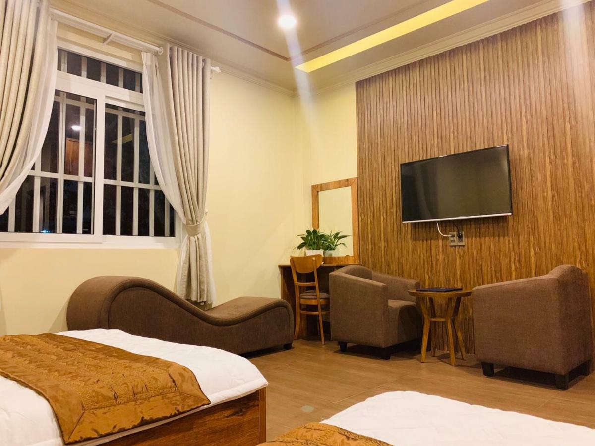 10h 2* Ho Chi Minh City