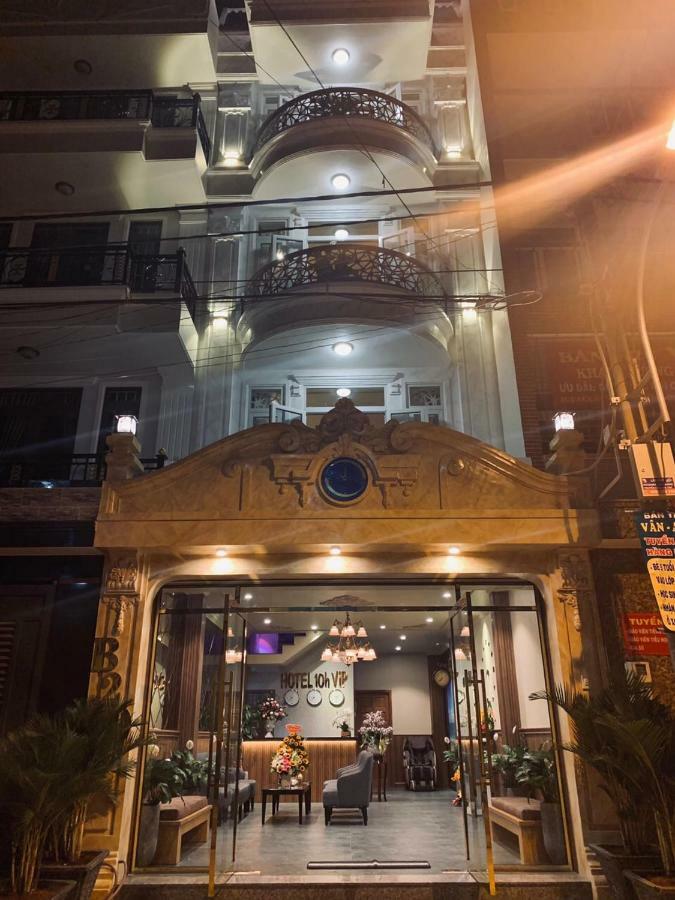 10h 2* Ho Chi Minh City